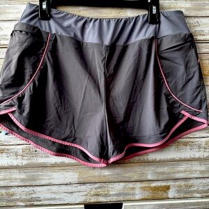 FULBELLE gray, and pink shorts in size XL. Two zippered pockets. Good condition.